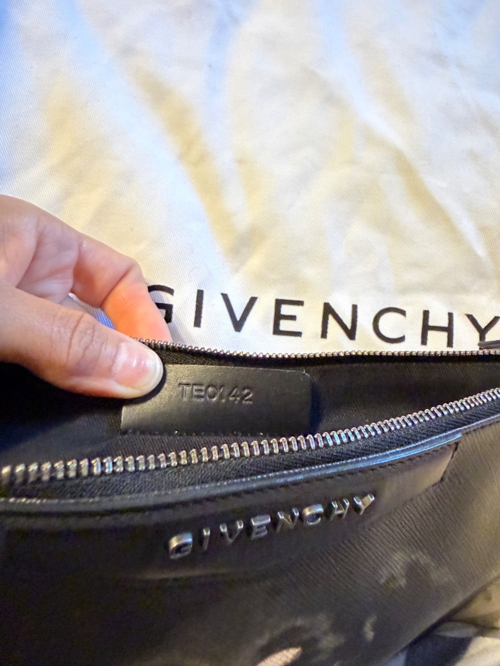 Givenchy Rottweiler clutch - Picture 4 of 4